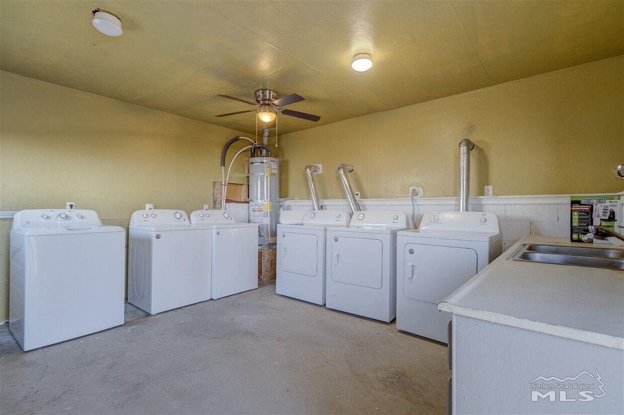 Building Photo - 150 Cliff House Rd