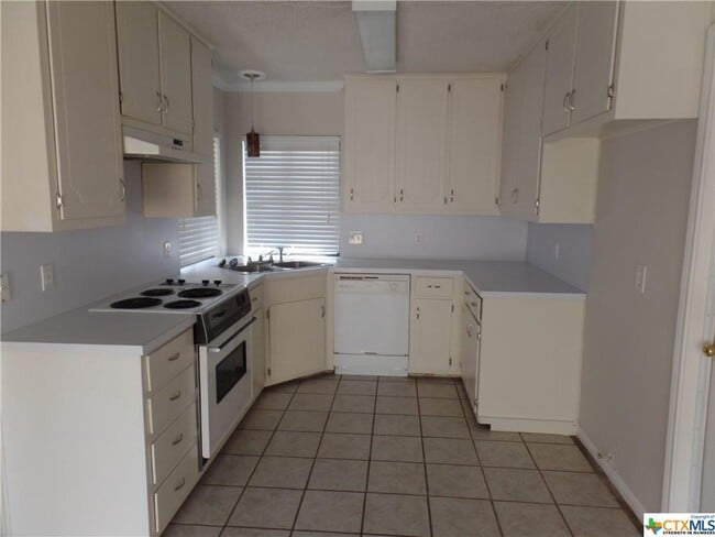 Building Photo - 106 Waterford Dr