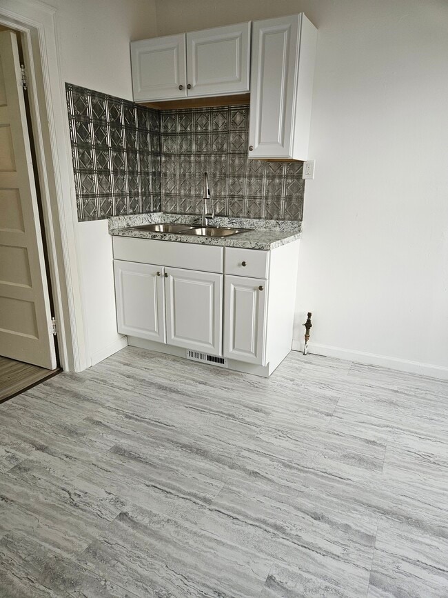 Building Photo - 108 Geary St