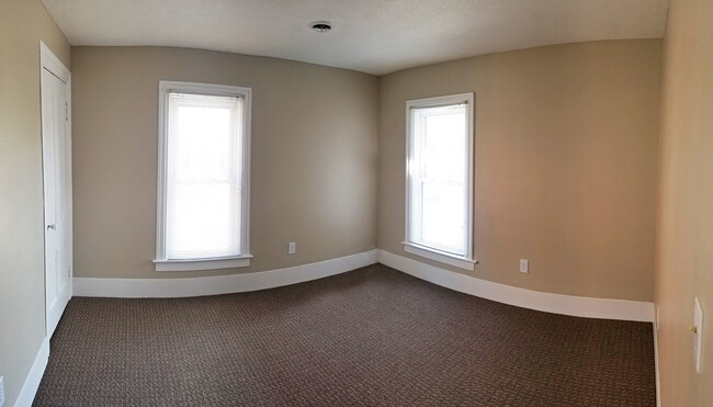 Bedroom - NEW CARPET NEW PAINT - 124 E 4th St