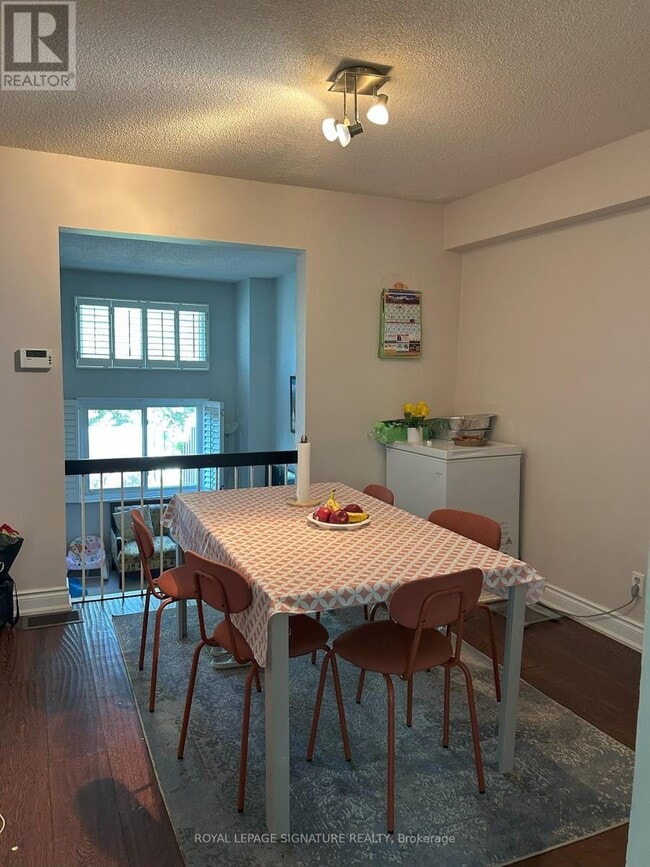 Photo du bâtiment - 4230-4230 Fieldgate Dr