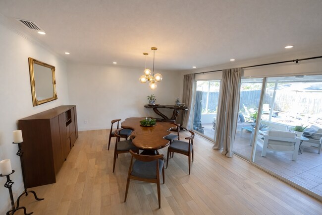 Foto del edificio - 9215 Ruger Dr