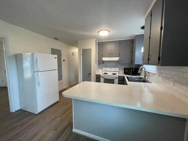 Foto del edificio - 122 Hillwood Dr