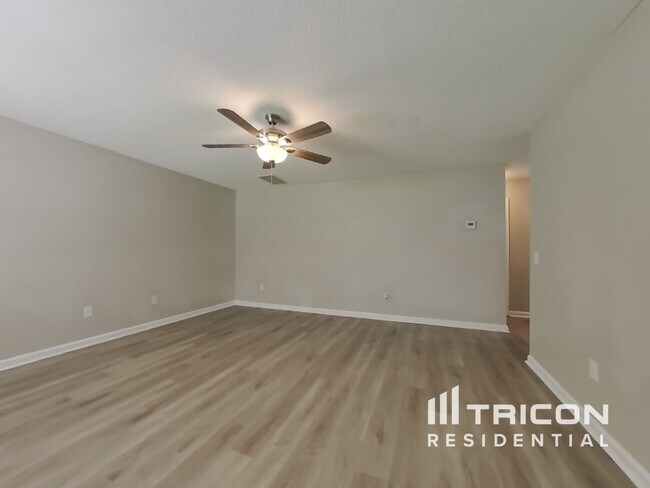 Building Photo - 7594 Stonebush Way