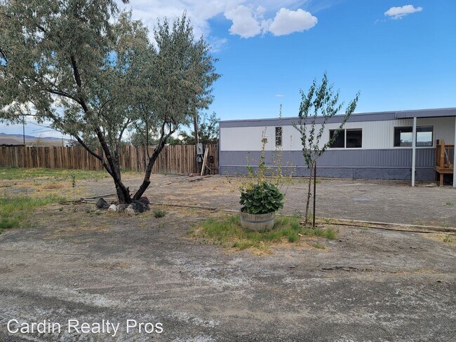 Building Photo - 2 br, 1 bath House - 490 Reno HWY