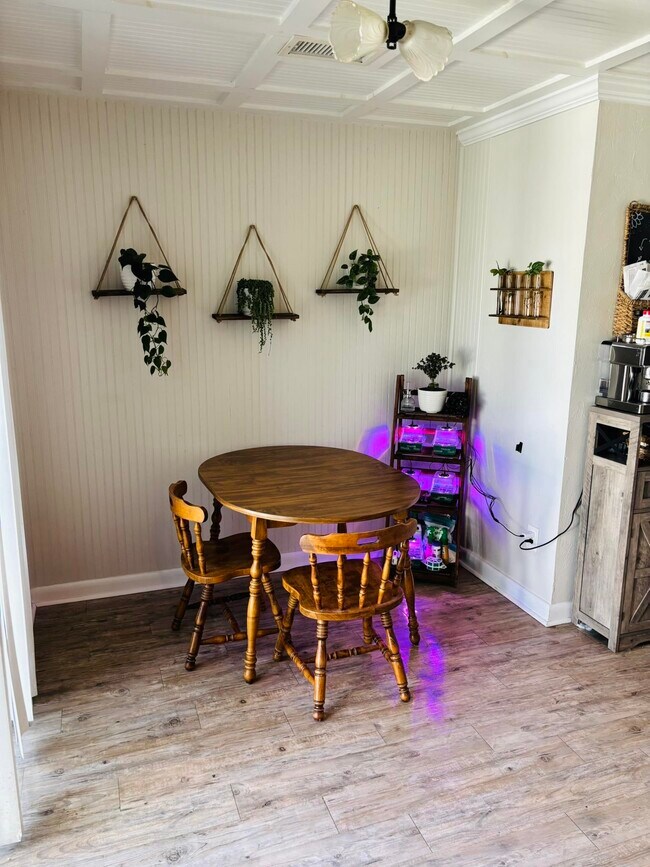 Foto del edificio - 301 S Lipona Rd