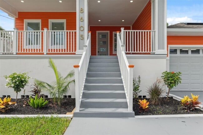 Building Photo - 8605 Inwood Dr