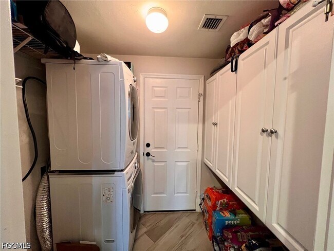 Building Photo - 8526 Manderston Ct