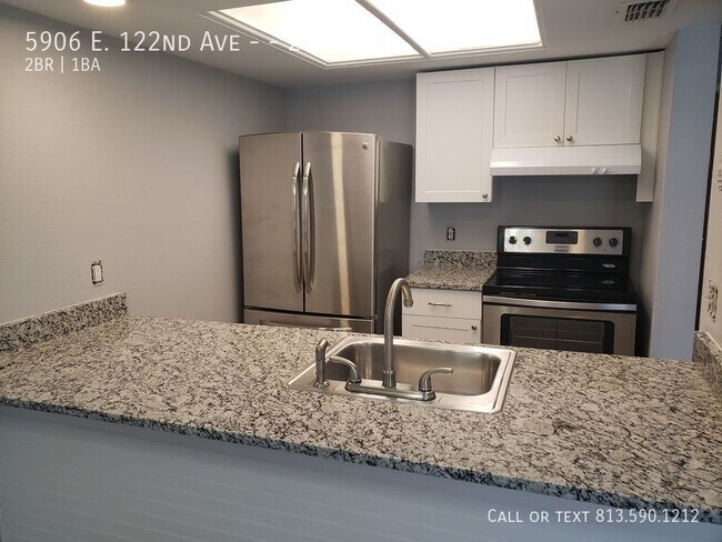 Building Photo - Renovated Tampa Condo