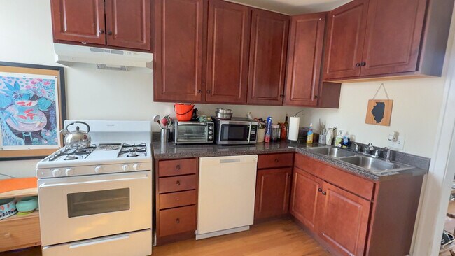 Foto del edificio - 4811 N Ashland Ave
