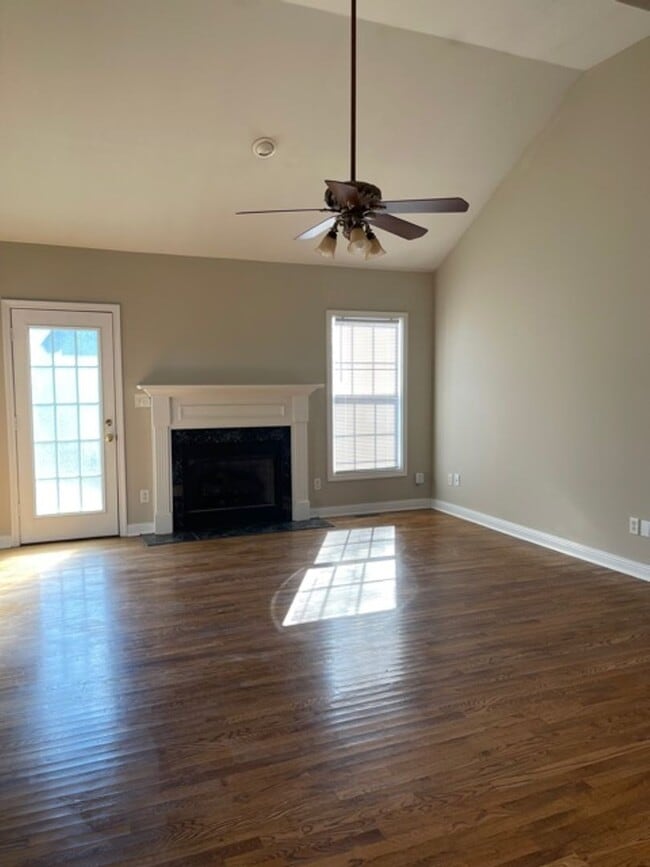 Building Photo - 921 Corydalis Ct