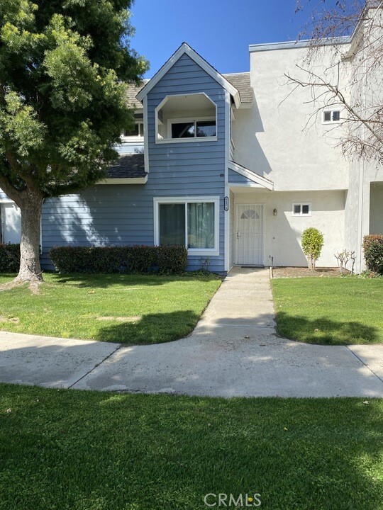 Building Photo - 615 E Lugonia Ave