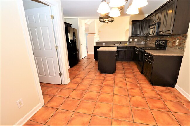 Building Photo - 2 Duffie Ct