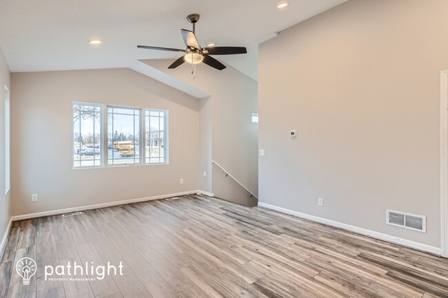 Foto del edificio - 100 E Spruce St, South St Paul, MN, 55075