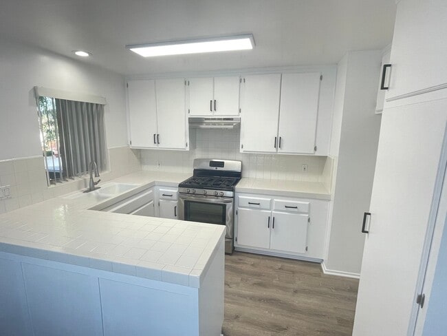 Foto del edificio - 1045 S Alma St