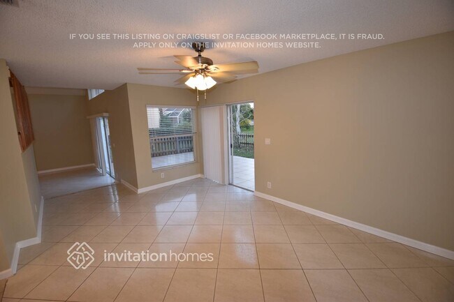 Foto del edificio - 8640 Rosalie Ct