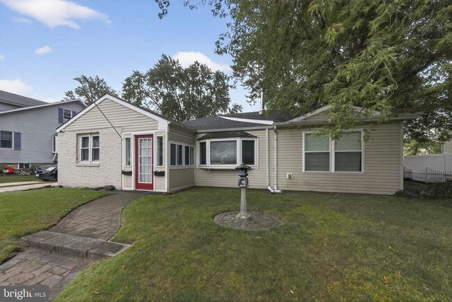 Building Photo - 1430 Puritan Ave