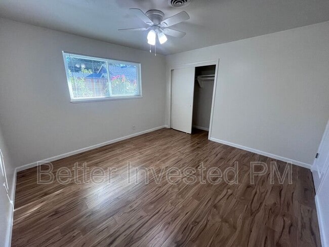 Foto del edificio - 866 Brigham Ave