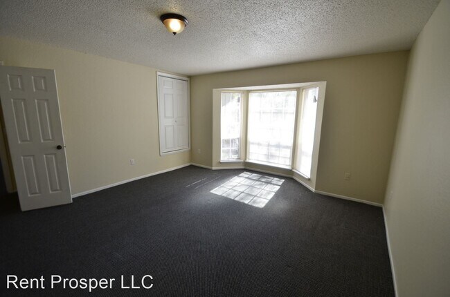 Building Photo - 2 br, 2.5 bath House - 4003 Dijon Dr #K
