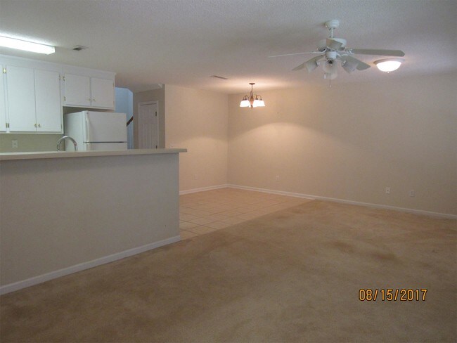 Foto del edificio - 123 Creek Ln