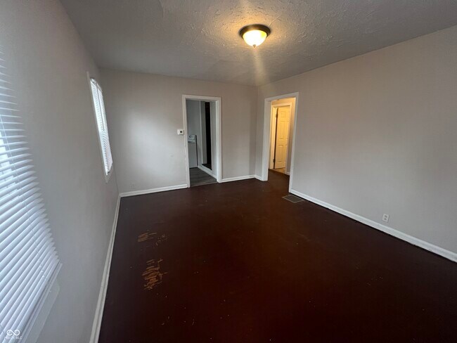 Foto del edificio - 3915 Hillside Ave