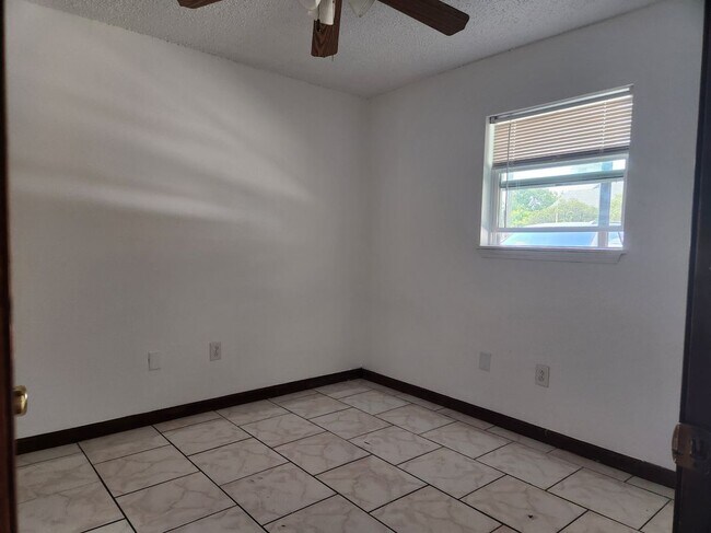 Foto del edificio - 11417 Jefferson Hwy