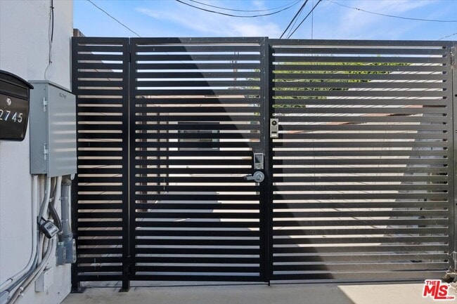 Foto del edificio - 12745 Bloomfield St