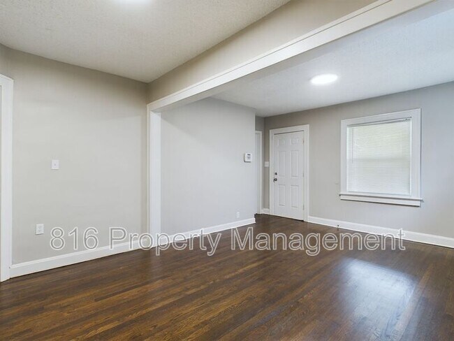 Foto del edificio - 3032 Elmwood Ave