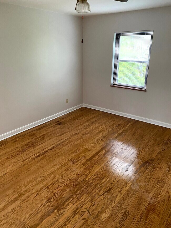 Bedroom - 1932 Lehigh Ave