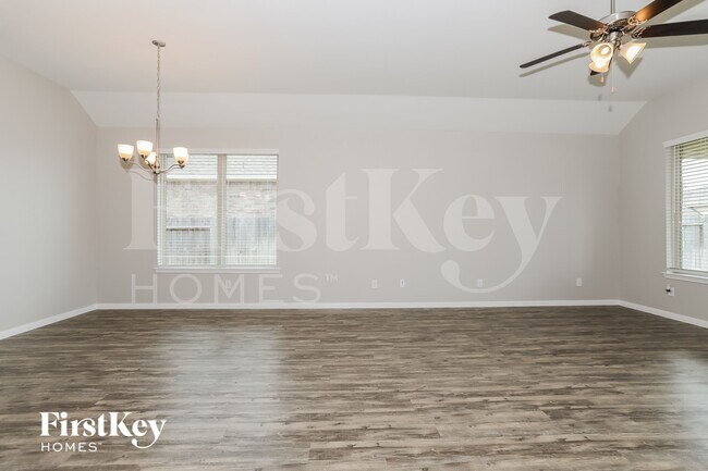 Foto del edificio - 14221 Rainier Peak Crossing