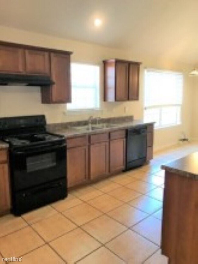 Building Photo - 10246 Sterling Ridge Dr