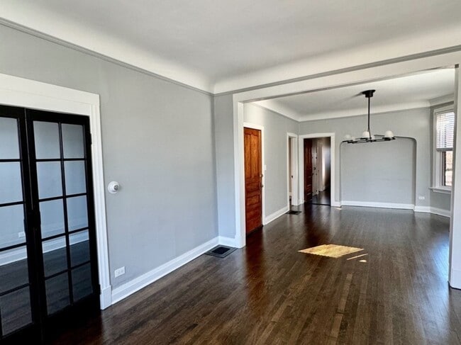 Building Photo - 2447 N Mozart St