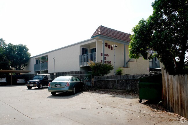 Building Photo - 381 Oak Ave