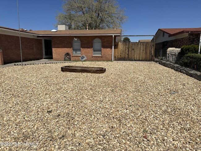 Building Photo - 5125 Round Rock Dr