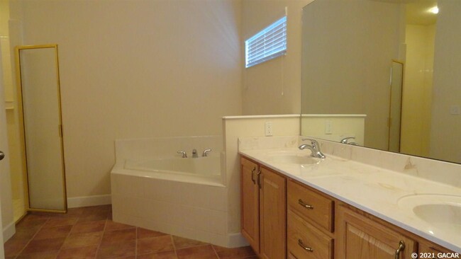 Foto del edificio - 2120 NW 100th St