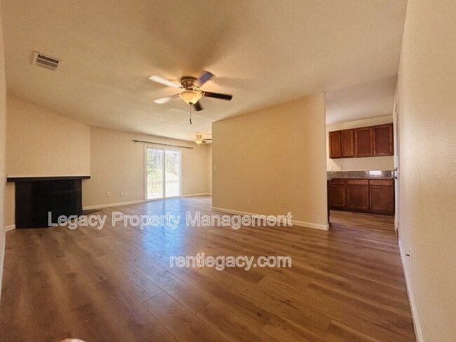 Building Photo - 6841 Castleberry Cir