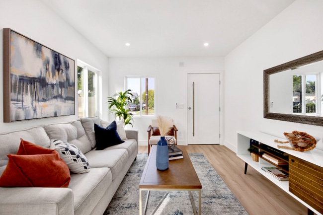 Photo - 2348 E Poppy St House