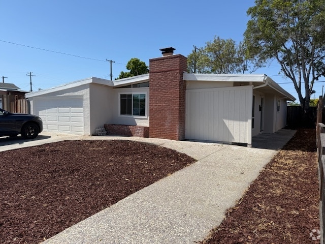 Building Photo - 2528 Rose Way