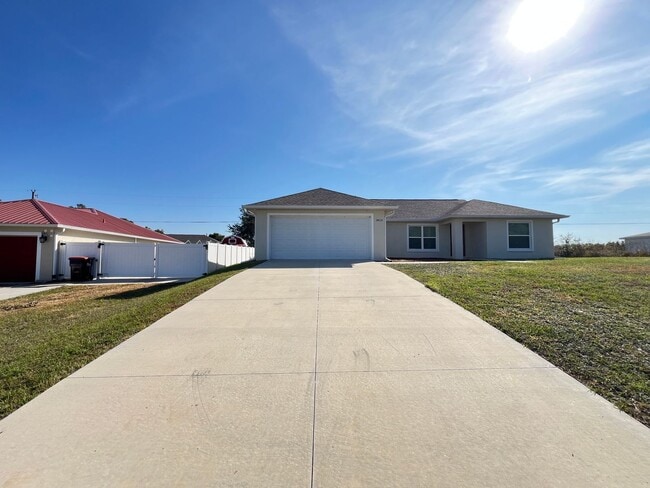 Building Photo - BEAUTIFUL 3 BD/2BA Home in Ocala!