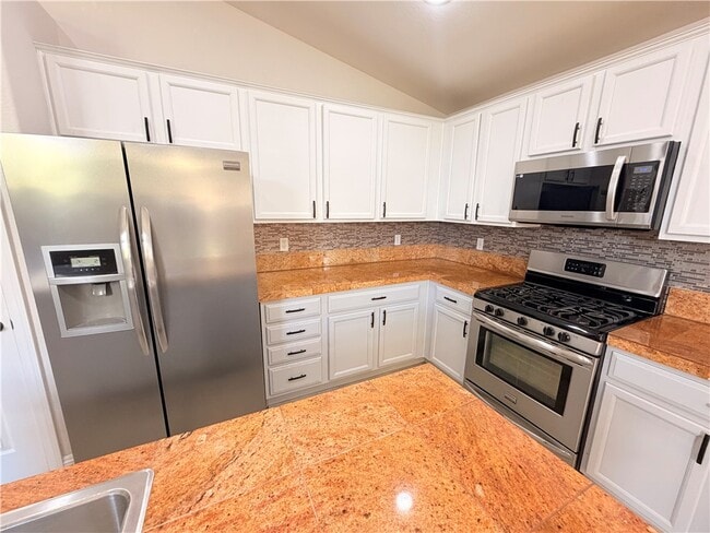 Building Photo - 7914 Villa Pintura Ave