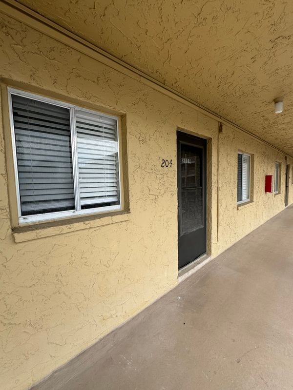 Building Photo - 3719 Lake Bayshore Dr