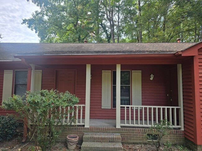 Building Photo - 2214 Daley Rd