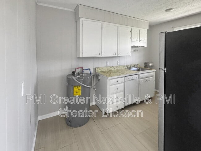Building Photo - 542 Ashe Ave