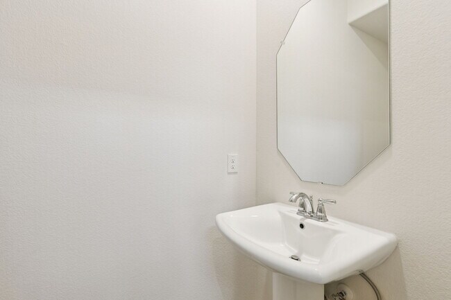 Foto del edificio - 3400 Honey Hill Rd