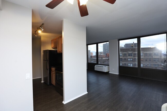 Foto del edificio - 1835 W Montrose Ave