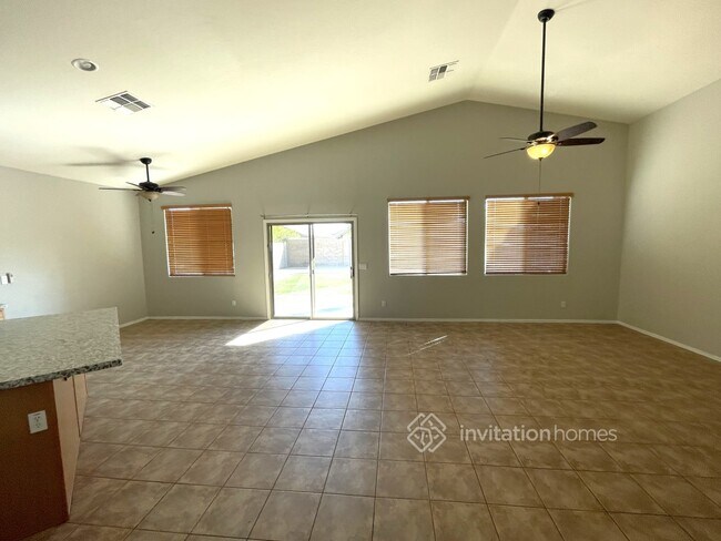 Building Photo - 4223 E Torrey Pines Ln