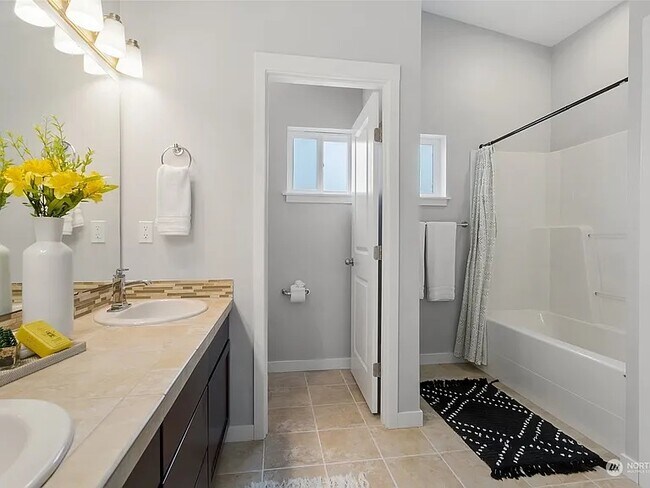Foto del edificio - 930 N 96th St