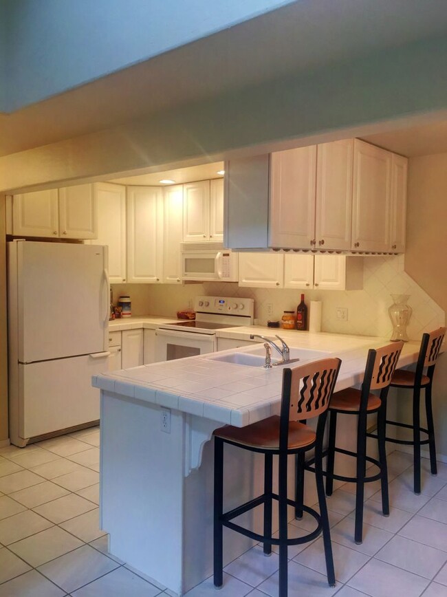 Building Photo - Furnished Glenwood Springs Condo