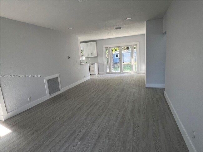 Foto del edificio - 2843 Dewey St