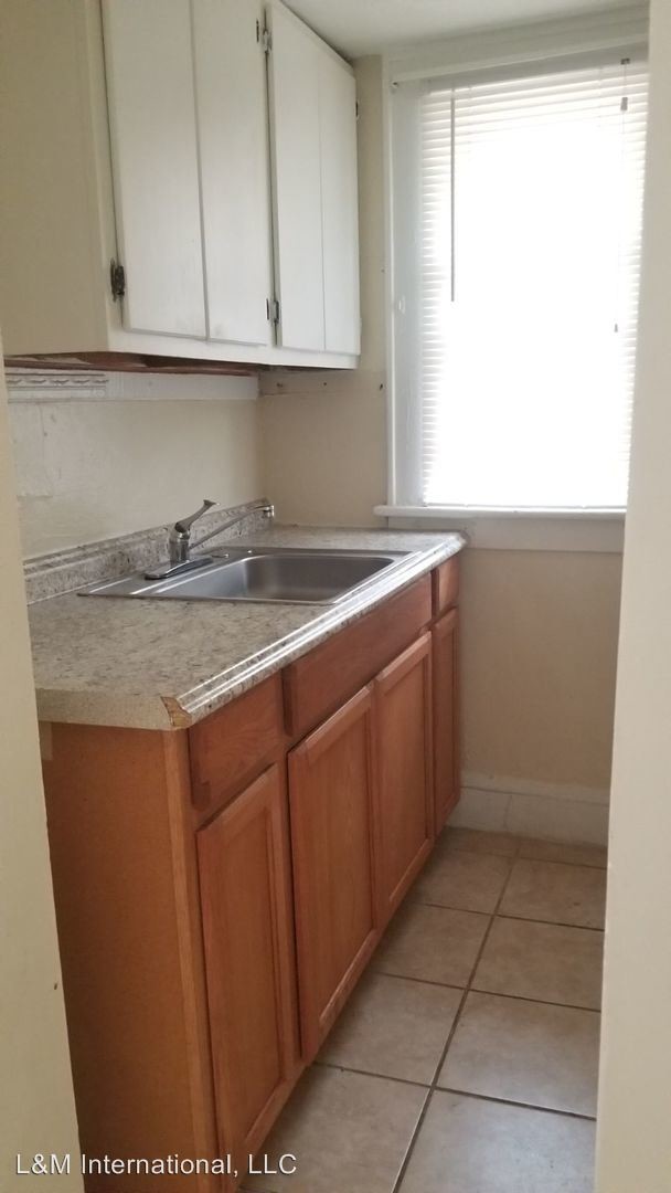 4444 Hawkins St, Derby, CT 06418 Condo for Rent in Derby, CT